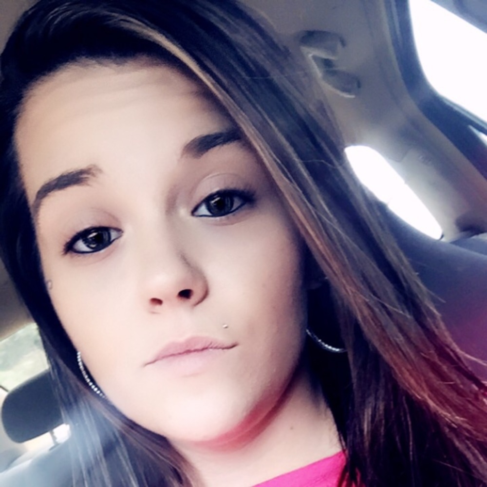 Meet your Posher, Courtni